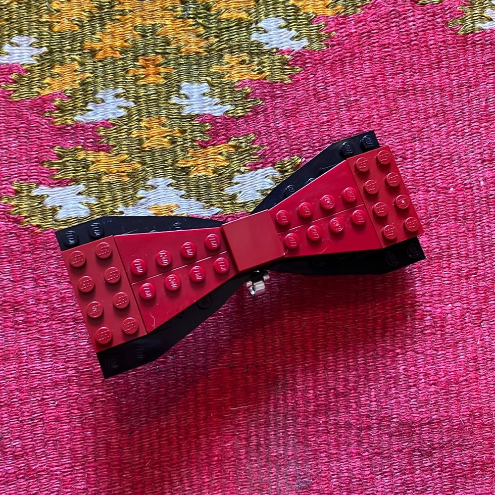 Clip Bowtie made of Legos - Red and Black